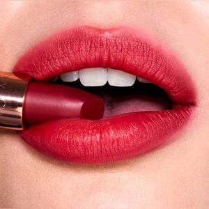 CHARLOTTE TILBURY Walk Of No Shame Matte Revolution Lipstick